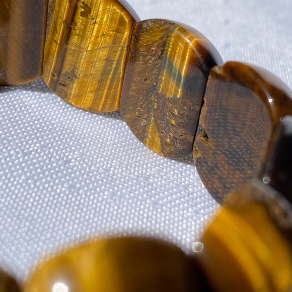 Tiger Eye Gemstone Stretchy Bracelet - Picture 4 of 15